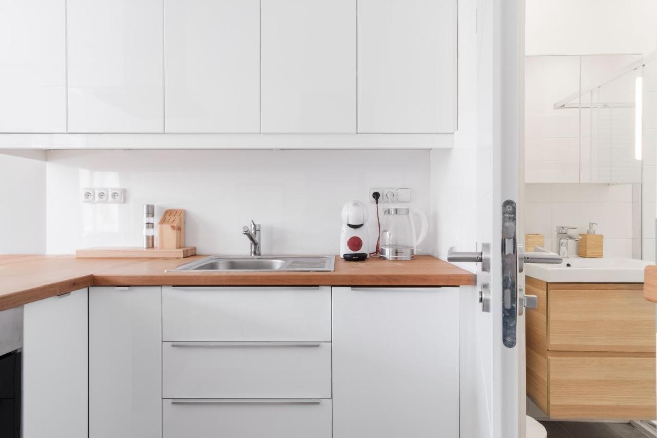 Days - Minimalist Flat - Trendy Karlin Apartamento *
