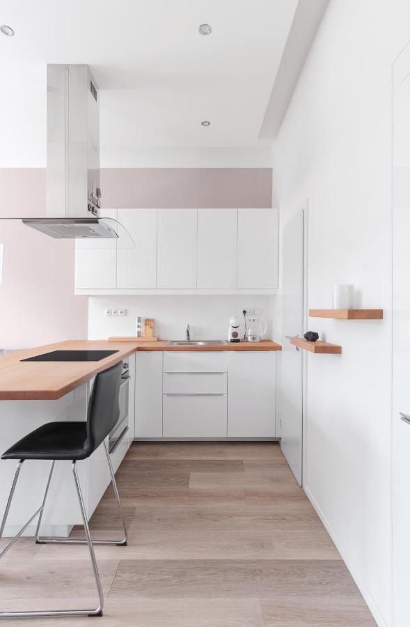 Days - Minimalist Flat - Trendy Karlin Apartamento *